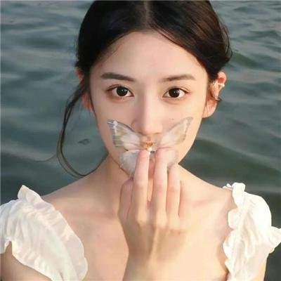 金色山谷的夏天海报